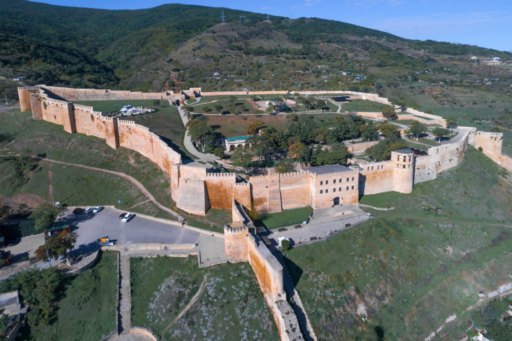Нарын-Кала — знаменитая древняя дербентская крепость, Дагестан