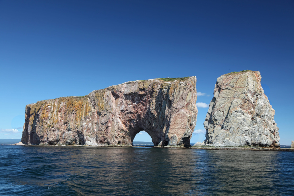 Шантарские острова скалы