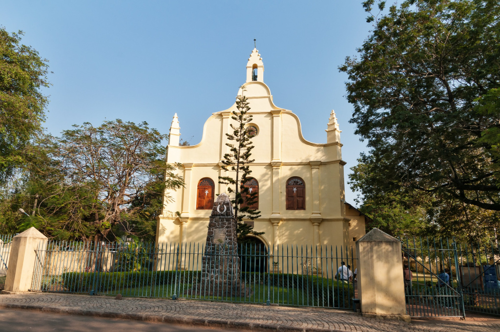 Церковь Святого Франциска - старейшая европейская церковь в Индии. Форт-Кочи, Керала