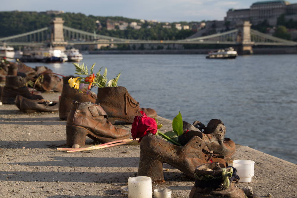 Самый душещипательный, эмоциональный и узнаваемый памятник Будапешта – Туфли на набережной Дуная