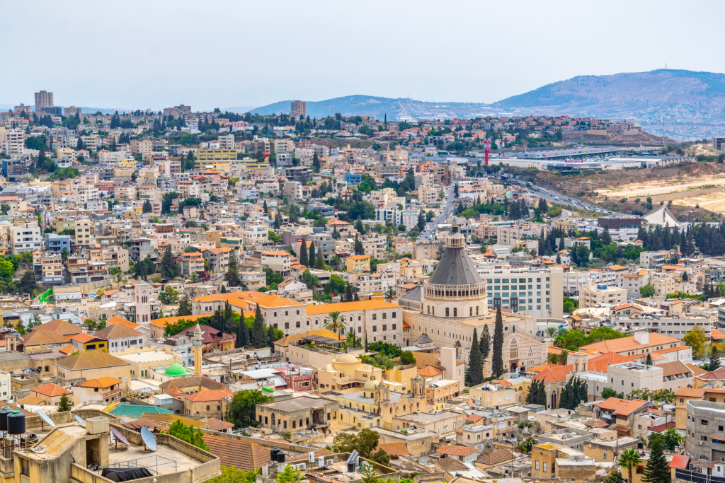 Городской пейзаж Назарета с базиликой Благовещения, Израиль