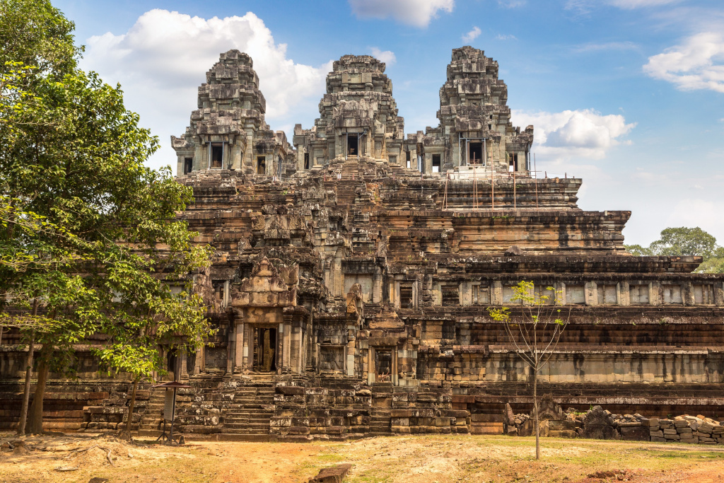 Руины древнего кхемерского храма Та-Кео в Сиемреапе, Камбоджа