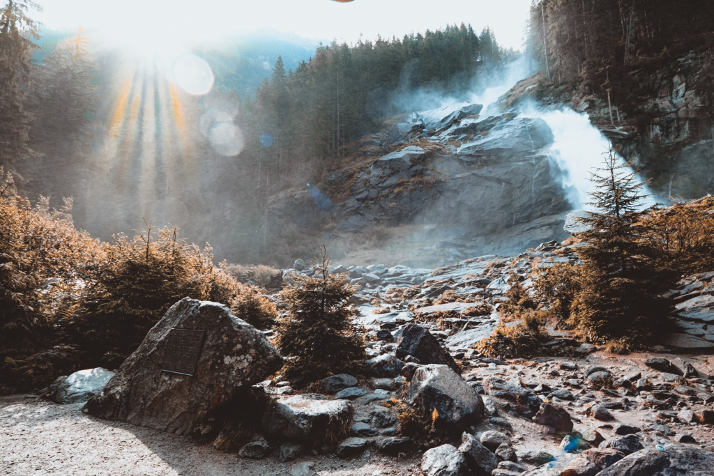 Водопады Криммль в национальном парке Высокий Тауэрн, Зальцбург