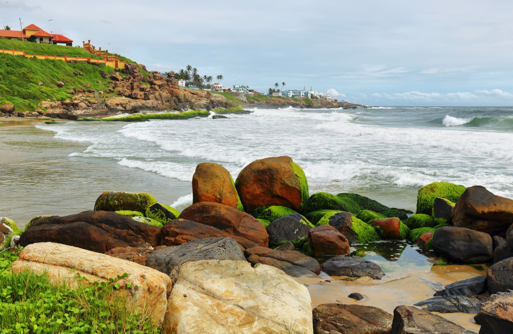 Скалы и пляж в Коваламе, Керала, Южная Индия