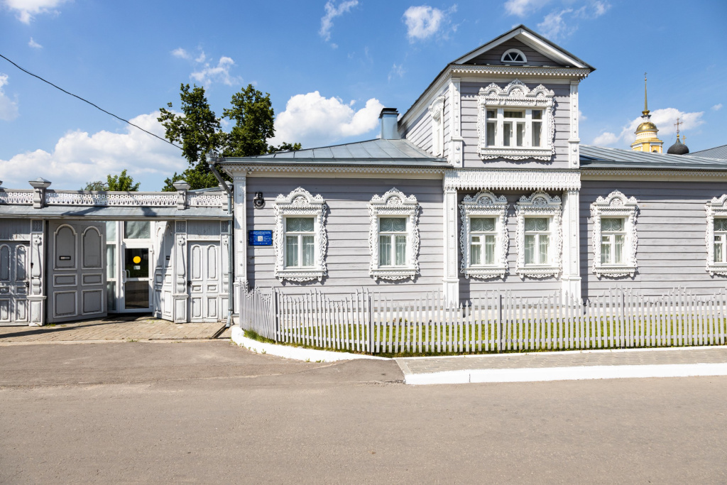 Ворота Музея Органической культуры – художественного музея, расположенного в усадьбе, построенной в 1815 году на территории Коломенского кремля