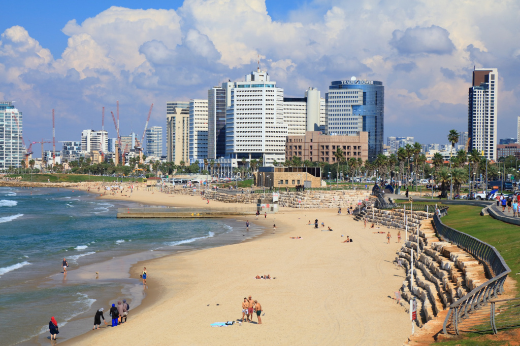 «Charles Clore Beach» в Тель-Авиве