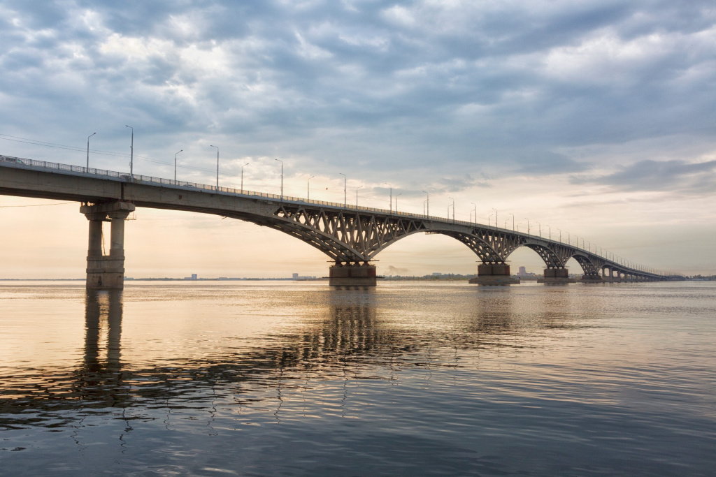 Автомобильный мост через Волгоградское водохранилище в Саратове