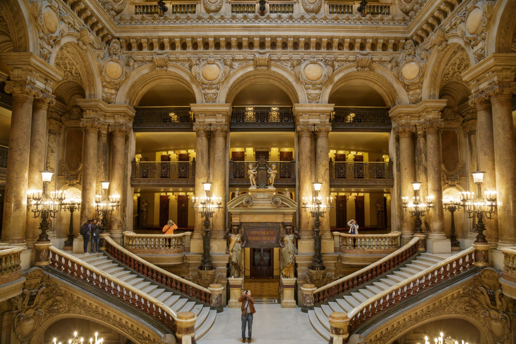 Блистательный интерьер парижской Оперы Гарнье