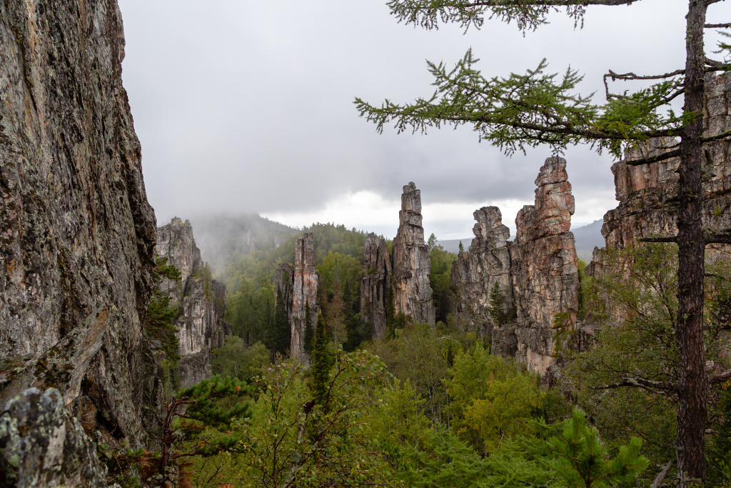 Ленские столбы в Якутии.jpg Ленские столбы в Якутии.jpg