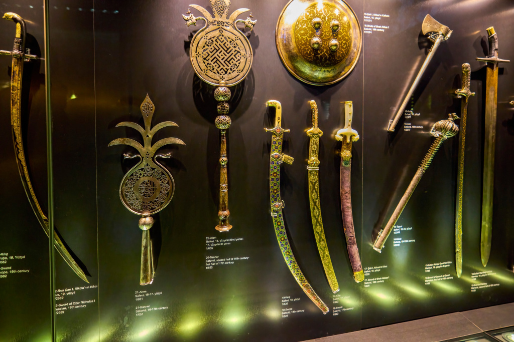 Предметы оружия из экспозиции музея Топкапы
