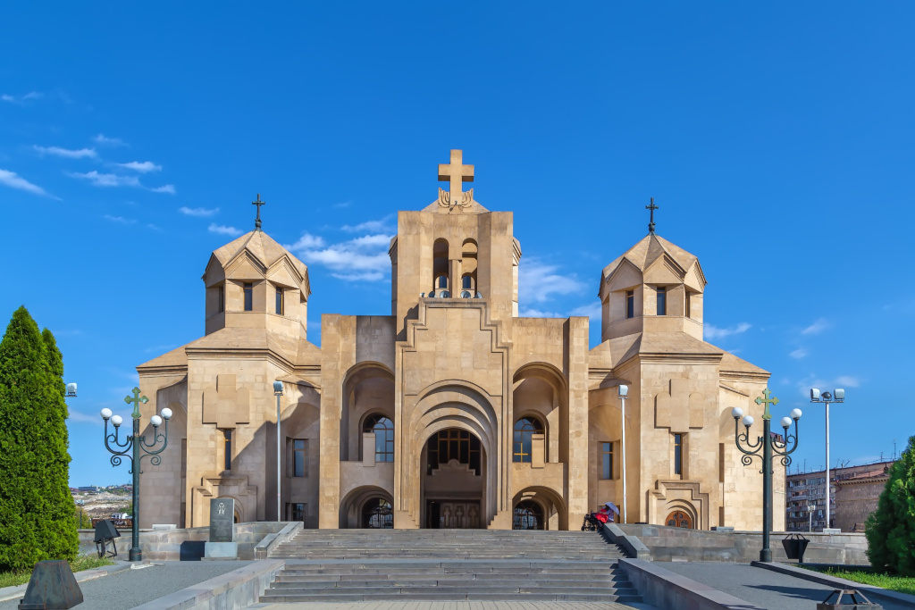 Собор Святого Григория Просветителя - одно из крупнейших религиозных сооружений на Южном Кавказе, Ереван, Армения